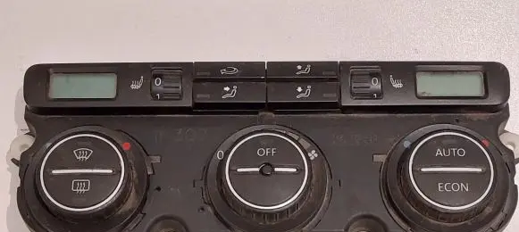 Volkswagen PASSAT B6 Climate control unit 74677512