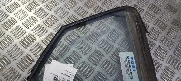 Rear vent window glass