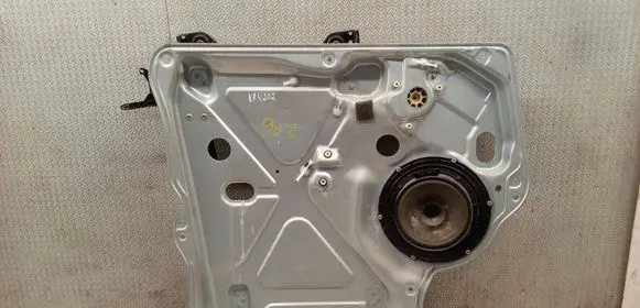 Front window lifting mechanism without motor