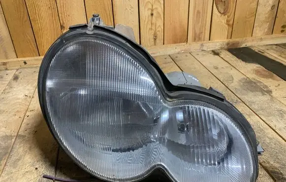 Mercedes-Benz C W203 Headlight/headlamp 4401135r 15734 084401164r