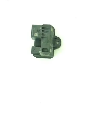 BMW 5 F10 F11 Glow plug pre-heat relay 851947202 02637 0522140104
