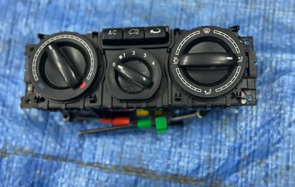 Volkswagen Transporter - Caravelle T5 Climate control unit 7H0820045S9B9