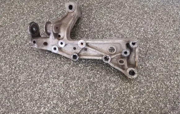 Volkswagen Touran I Front lower control arm/wishbone 1K0199295E