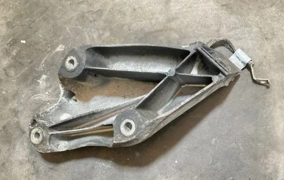 BMW X5 E70 Engine mounting bracket 6787489 67871110 AIS19C03
