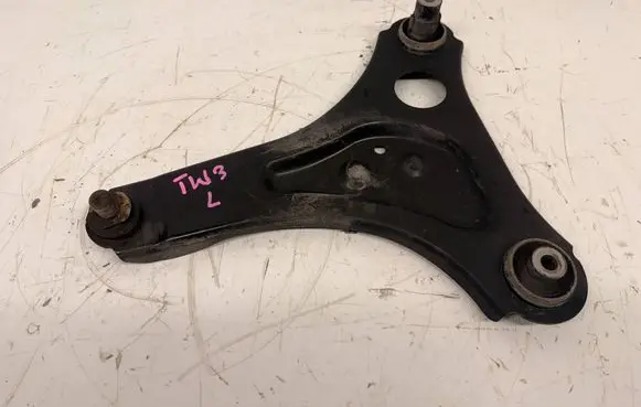 Renault Twingo III Front lower control arm/wishbone TW3WAH1