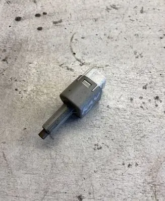 Toyota RAV 4 (XA30) Brake pedal sensor switch