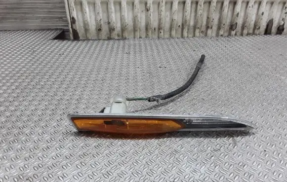 Ford Mondeo MK IV Front fender indicator light 7S7113K354BF