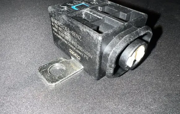 Mercedes-Benz Vito Viano W447 Battery relay fuse A7699820402