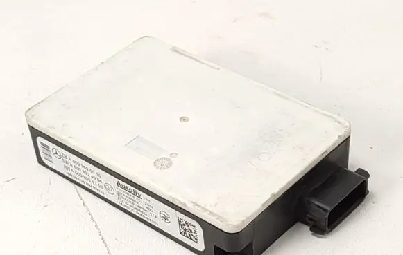 Mercedes-Benz E W212 Blind spot module 0009050010