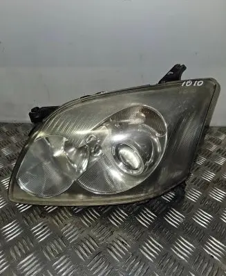 Toyota Avensis T250 Headlight/headlamp