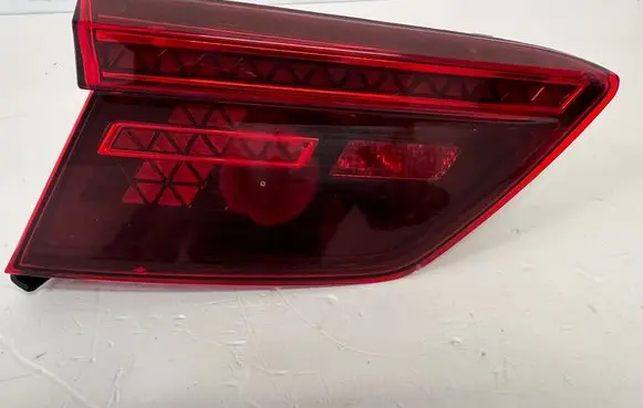 Volkswagen Tiguan Tailgate rear/tail lights 5NA945307E 2SA01252203 00167703