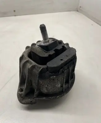 BMW 3 E90 E91 Engine mount bracket 139811