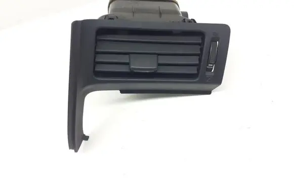 Toyota Verso Dash center air vent grill 556800F030