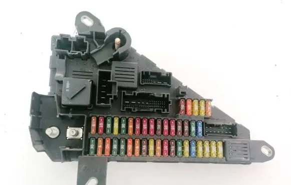BMW 5 E60 E61 Fuse box set 690661804 518956024