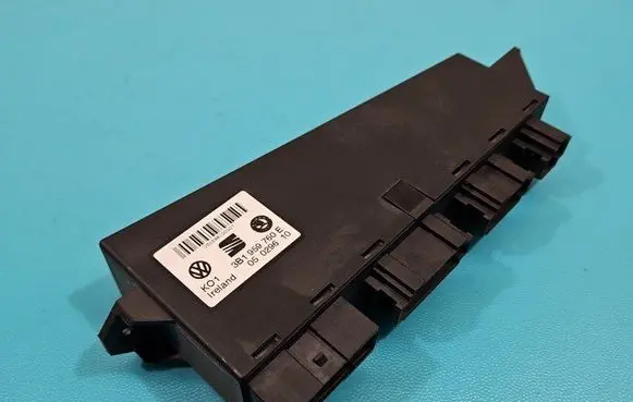 Skoda Superb B5 (3U) Central body control module 3B1959760E IMPRK1419853