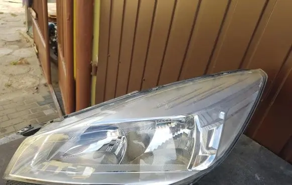 Ford Kuga II Headlight/headlamp