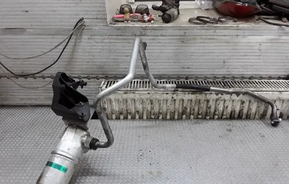Audi A2 Air conditioning (A/C) air dryer 8Z0820193B