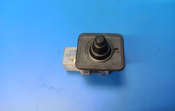 Mercedes-Benz E W211 Front door sensor 1688201910