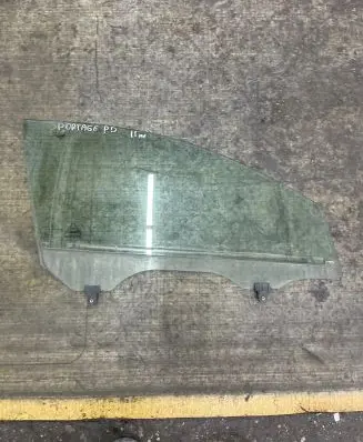 KIA Sportage Front door window glass four-door