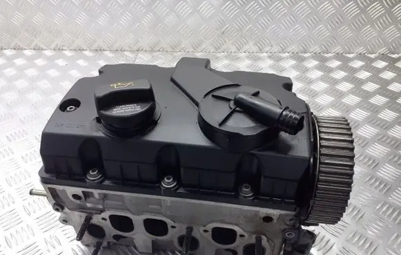 Volkswagen Polo Engine head 045103373H