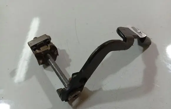 Ford Galaxy Engine bonnet (hood) release handle 1829505