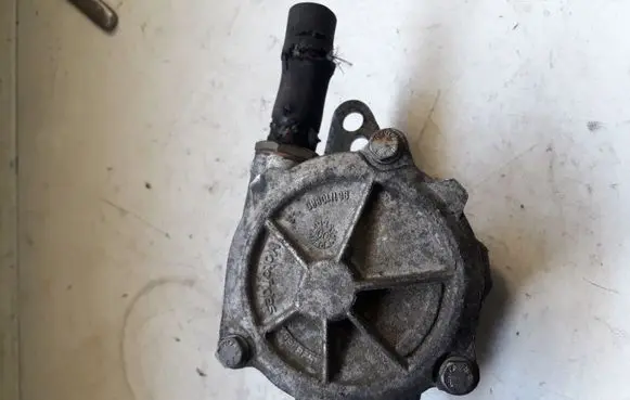 BMW 3 E46 Vacuum pump