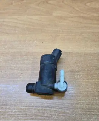Volvo XC70 Windscreen/windshield washer pump