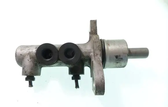 Audi A4 S4 B5 8D Clutch master cylinder 32661549 1877