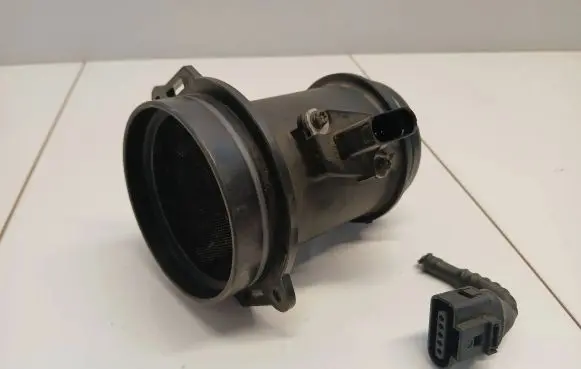 Volkswagen Touareg I Mass air flow meter
