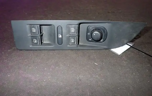 Volkswagen PASSAT CC Quarter vent window switch 1K4959857B