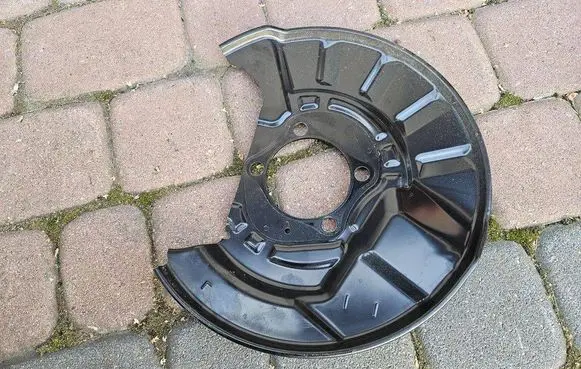 Toyota Camry VIII XV70 Rear brake disc plate dust cover 240222B-- CR5L W0393