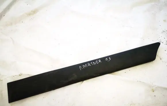 Peugeot Partner Front door trim (molding) 9620864777