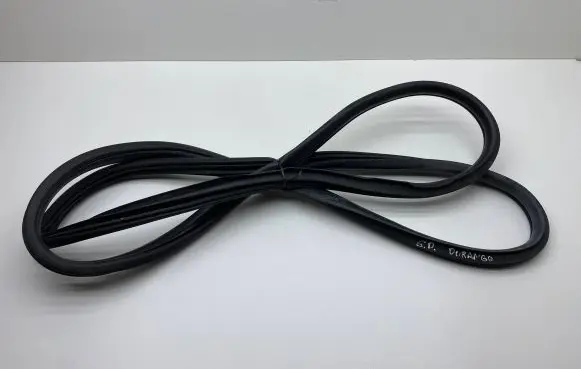 Rear door rubber seal (on body)