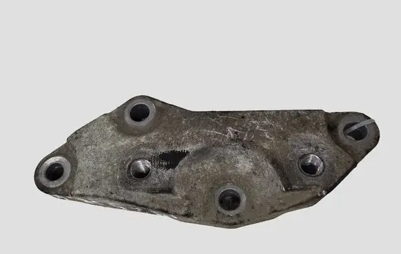 Volvo V70 Engine mounting bracket