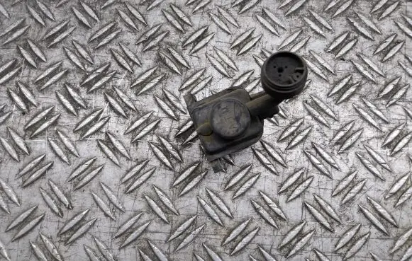 Opel Astra J Valve vacuum 