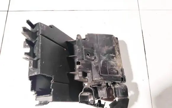 Citroen C4 I Fuse box cover 9653310880