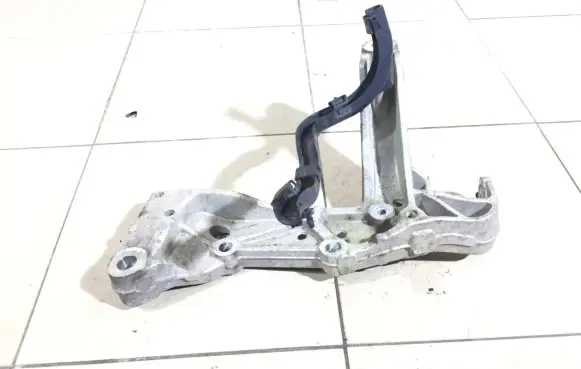 Seat Altea Front lower control arm/wishbone 1K0199295F