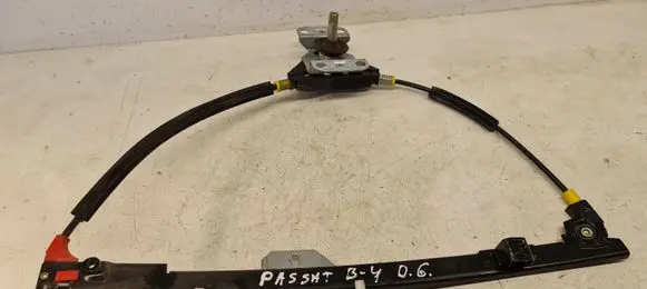 Rear door manual window regulator