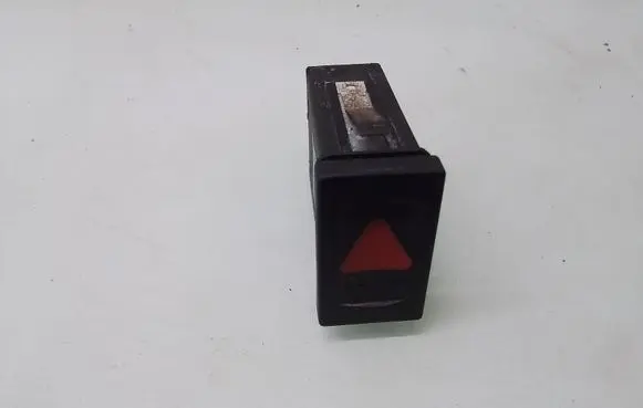 Volkswagen PASSAT B5 Hazard light switch