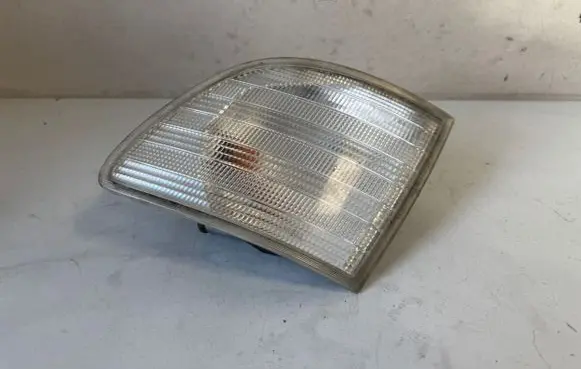 Mercedes-Benz Vito Viano W638 Front indicator light