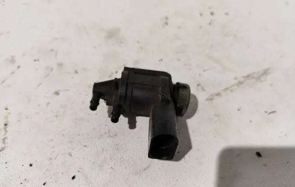 Audi A6 S6 C6 4F Turbo solenoid valve 1K0906283A