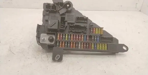 BMW 5 E60 E61 Fuse module 6906619
