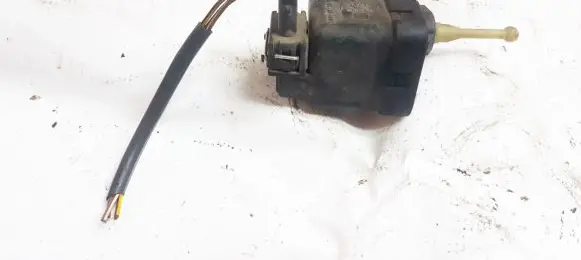 Headlight level adjustment motor