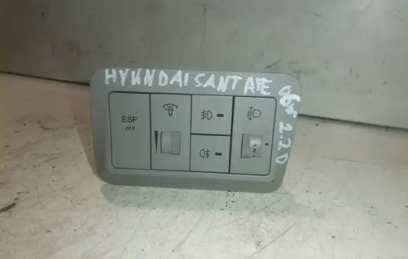 Hyundai Santa Fe Light switch 60421C