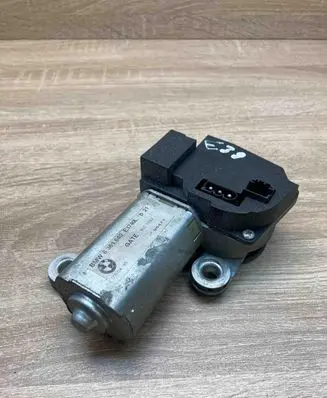 BMW 5 E39 Rear window wiper motor 8361640 E3740L