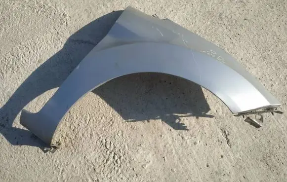 Ford Fiesta Fender pilkas