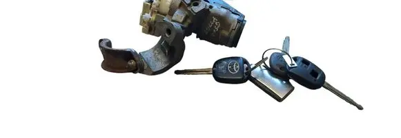 Toyota Corolla Verso E121 Ignition lock 45020336