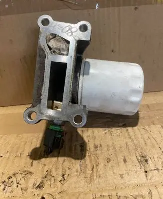 Ford C-MAX I Oil filter cover 2468342
