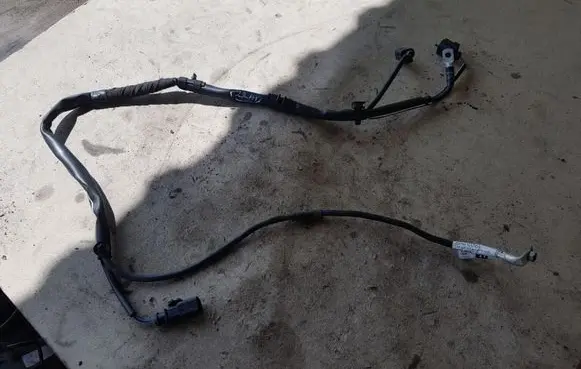 Positive cable (battery)