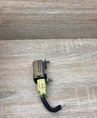 Toyota Prius (XW20) Airbag deployment crash/impact sensor 8986047040 1879000891 WithPlug